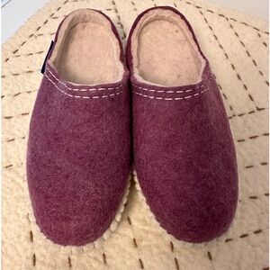 Genuine wool slippers